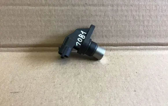 Volvo V70 Crankshaft position sensor 8631533