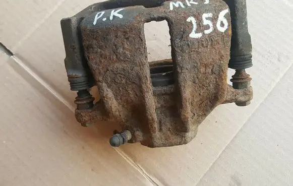 Volkswagen Jetta II Front brake caliper