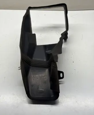 Peugeot 5008 II Air intake duct part 9811359480