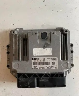 Hyundai i30 Engine control unit/module 0281017212