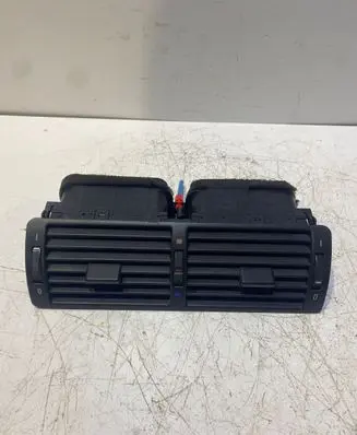 BMW 5 E39 Dash center air vent grill 8391179