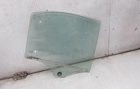 Mercedes-Benz C W203 Rear door window glass