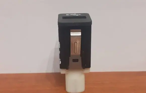 BMW X5 E70 USB socket connector 9237656
