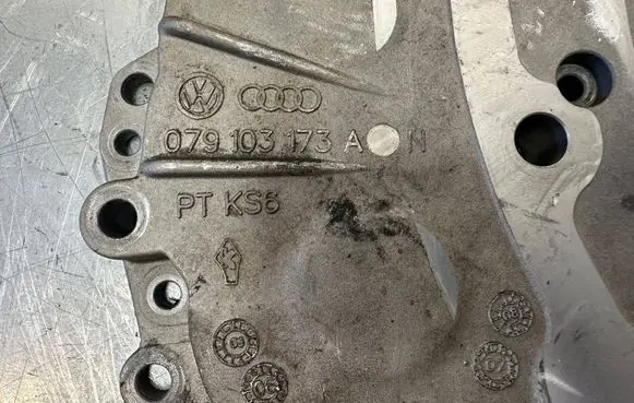 Audi A8 S8 D3 4E Timing chain cover 079103173A