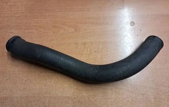 Mercedes-Benz SL R107 Engine coolant pipe/hose 1075010082