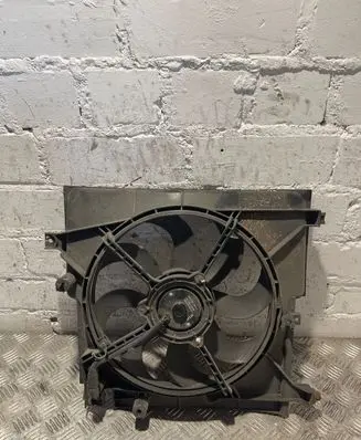 Radiator cooling fan shroud