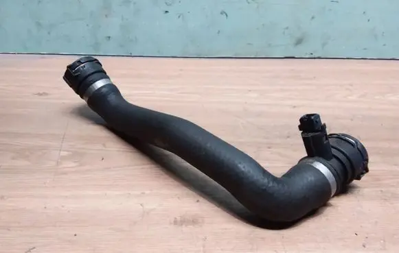 BMW 5 E60 E61 Engine coolant pipe/hose