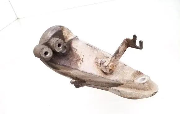 Volvo S70 V70 V70 XC Engine mounting bracket 074199275