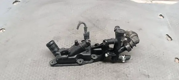 Dacia Sandero II Thermostat/thermostat housing 110606217R