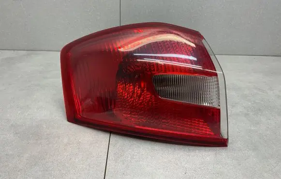 Ford Kuga I Rear/tail lights 8V4113405AH