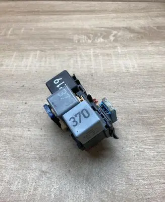 Volkswagen PASSAT B5 Fuse box set 8D0937503C