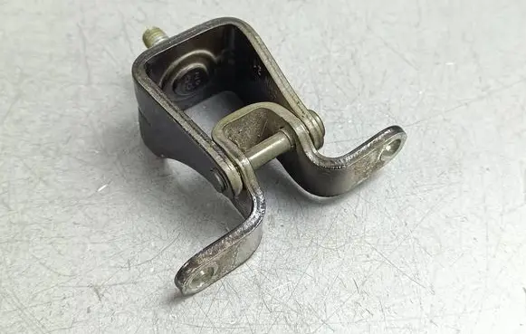 MG ZS Tailgate/trunk/boot hinge 30030519