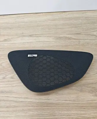 Volvo V60 Dash center speaker trim cover 31332798 31332799