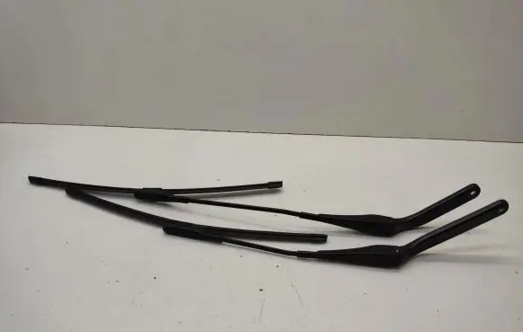 BMW 1 E81 E87 Windshield/front glass wiper blade 7169974 61617169974 61617169973