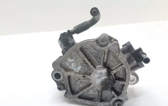 Ford Focus Vacuum pump 9804021880
