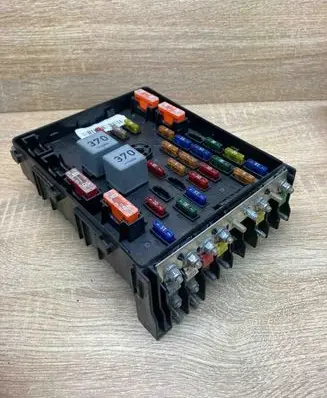 Volkswagen PASSAT B6 Fuse module 3C0937125 63592777