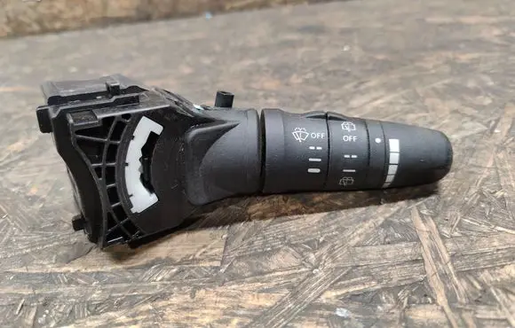 Nissan X-Trail T30 Wiper control stalk 252608H905