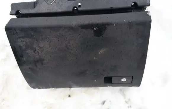 Volkswagen PASSAT B6 Glove box 3C1857101