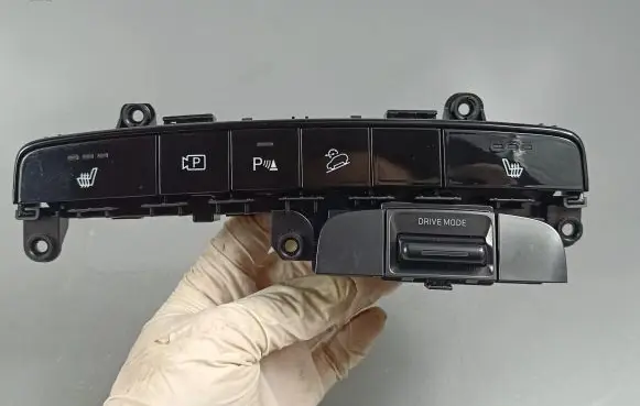 Hyundai Tucson IV NX4 Seat heating switch 93350CZRH0LM5