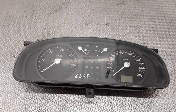 Renault Laguna II Speedometer (instrument cluster) 501018550076 8200170297