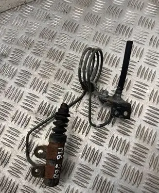 Clutch slave cylinder