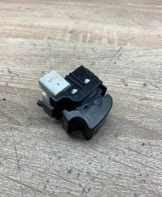 Toyota Corolla Verso E121 Electric window control switch 6073d66 mirrorwindow