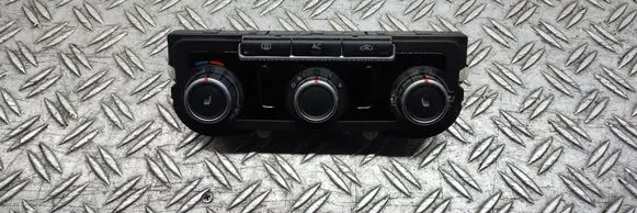 Volkswagen Tiguan Climate control unit 3C8907336