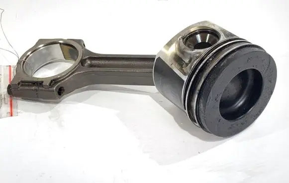 Renault Master III Piston with connecting rod 