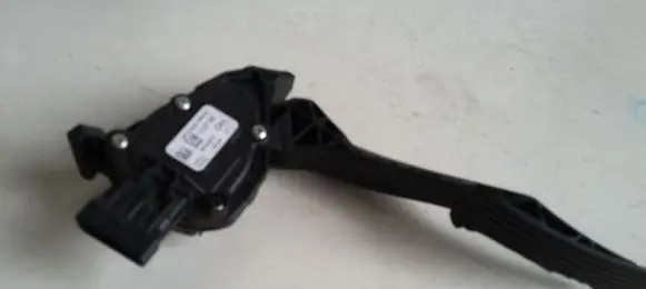 Opel Insignia A Accelerator throttle pedal 6PV00976501 13237356