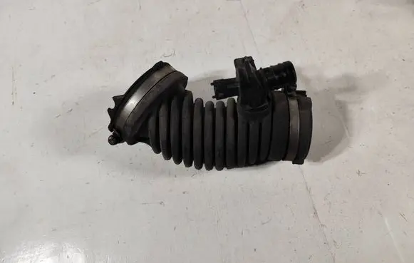 Opel Zafira C Air intake duct part 1050113S02
