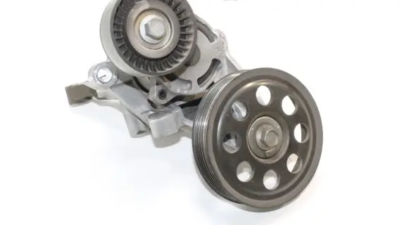 Subaru Forester SH Generator/alternator belt tensioner