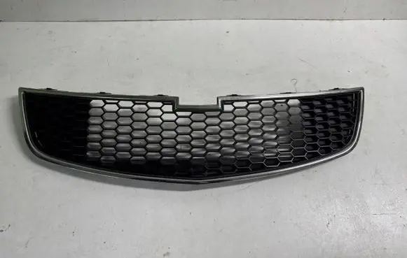 Chevrolet Cruze II Front bumper upper radiator grill 96850786