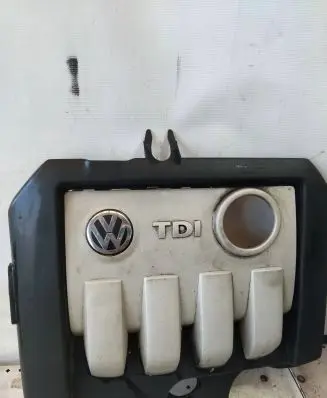 Volkswagen Touran I Engine cover (trim) 03G103925B 03G103925BL 03G103925BN