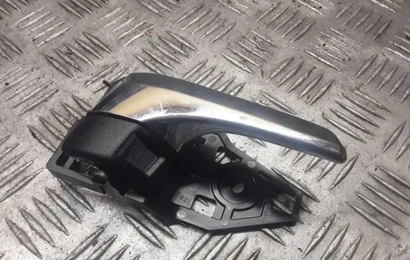 Toyota RAV 4 (XA40) Rear door interior handle NOCODE
