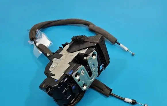 Nissan Juke I F15 Front door lock IMPRK1572708