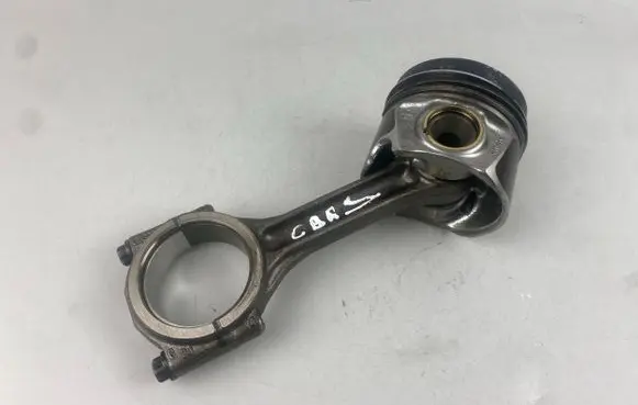 Volkswagen Golf VII Piston with connecting rod 04LA 011A 04LADE