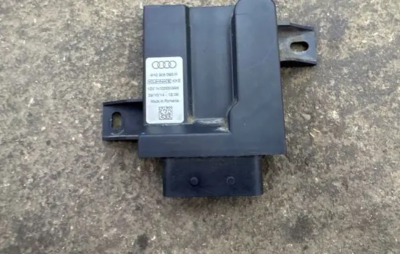 Audi A8 S8 D4 4H Fuel injection pump control unit/module 4H0906093H 141028300998