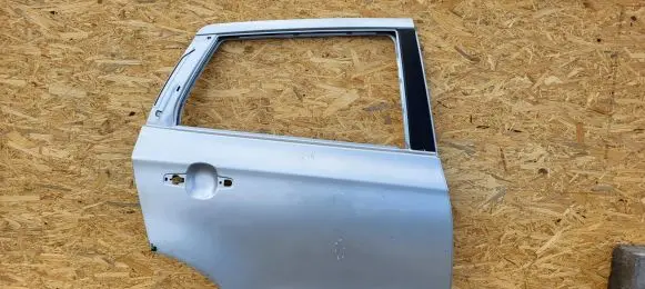 Suzuki SX4 S-Cross Rear door