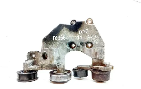 Hyundai ix35 Generator/alternator bracket 