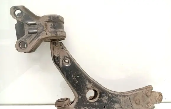 Volvo V40 Front lower control arm/wishbone