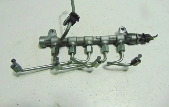 KIA Ceed Fuel injector supply line/pipe 