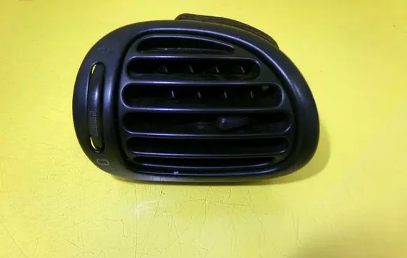 Peugeot 206 Dashboard side air vent grill/cover trim 9632184877