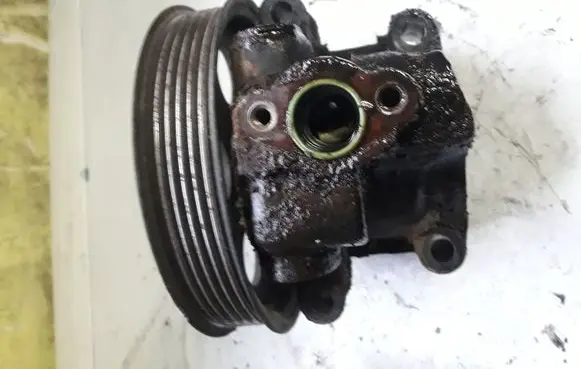 Ford Mondeo Mk III Power steering pump