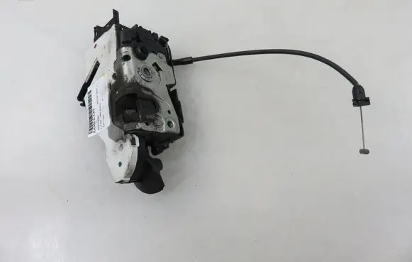 Peugeot 207 Front door lock 24087158