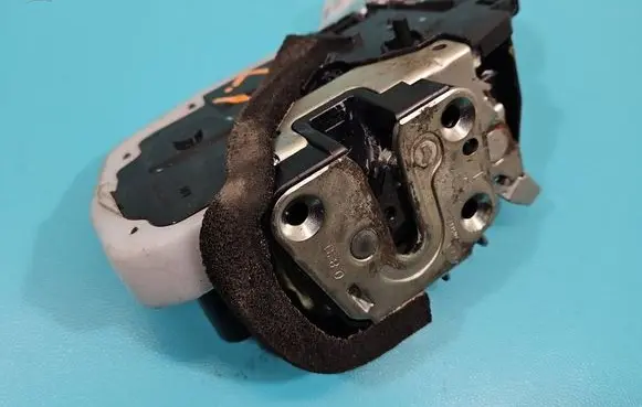 Nissan Micra Rear door lock E74-14520 IMPRK1518064