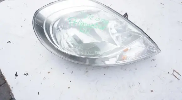 Nissan Qashqai Headlight/headlamp