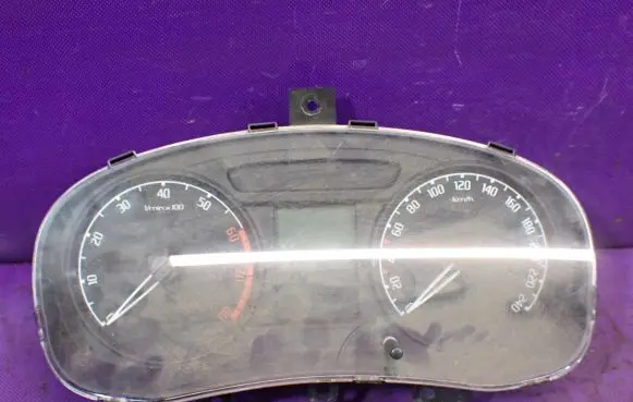 Skoda Fabia Mk2 (5J) Speedometer (instrument cluster) 5J0920801B