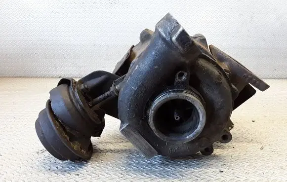 Audi A8 S8 D2 4D Turbo 057145702E