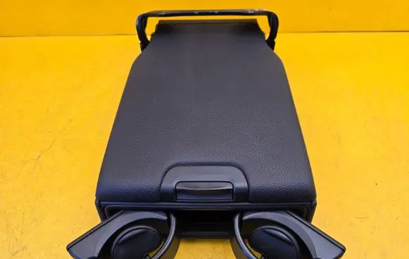 Mercedes-Benz GLC C253 Rear seat armrest 