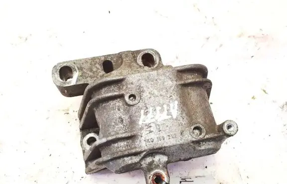 Volkswagen PASSAT B6 Engine mount bracket 1k0199262